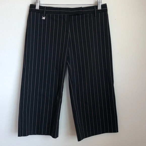 BCBGMaxAzria Striped Black Capri Pants Size 4 - Picture 2 of 6
